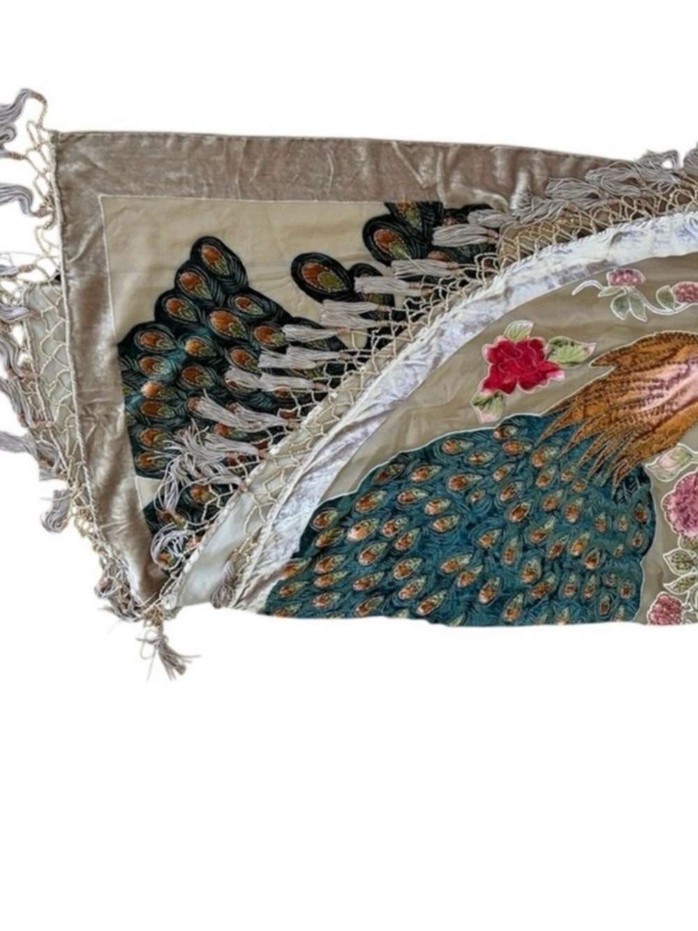 🔴 Elegant Peacock Embroidered
Shawl - Picture 7 of 15